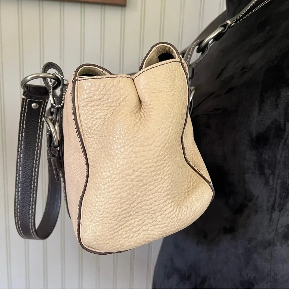 Coach Chelsea Cream Pebbled Leather Large Satchel Brown Straps Authentic - Picture 4 of 8